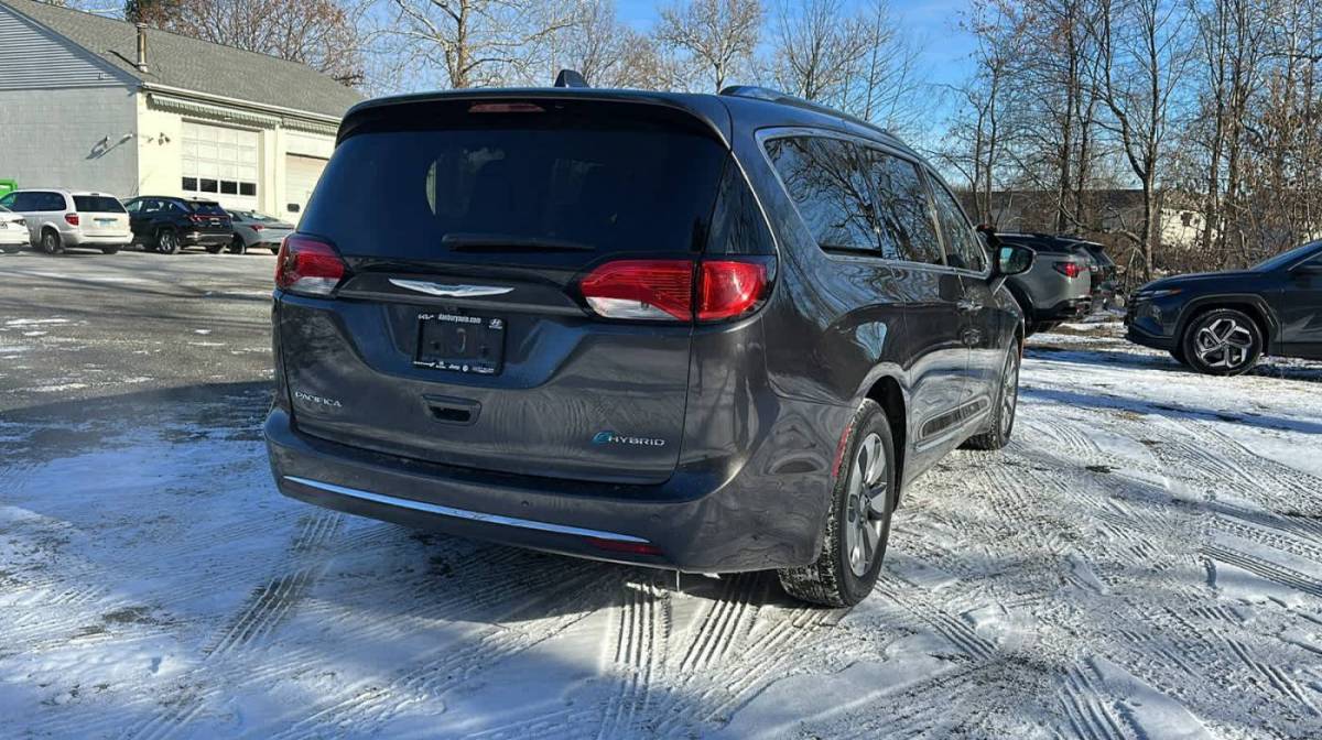 2018 Chrysler Pacifica Hybrid 2C4RC1N74JR159136