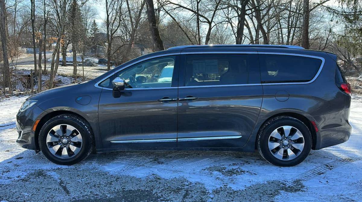 2018 Chrysler Pacifica Hybrid 2C4RC1N74JR159136