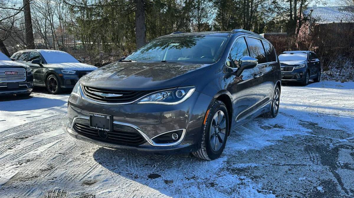 2018 Chrysler Pacifica Hybrid 2C4RC1N74JR159136