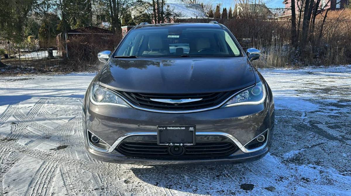 2018 Chrysler Pacifica Hybrid 2C4RC1N74JR159136