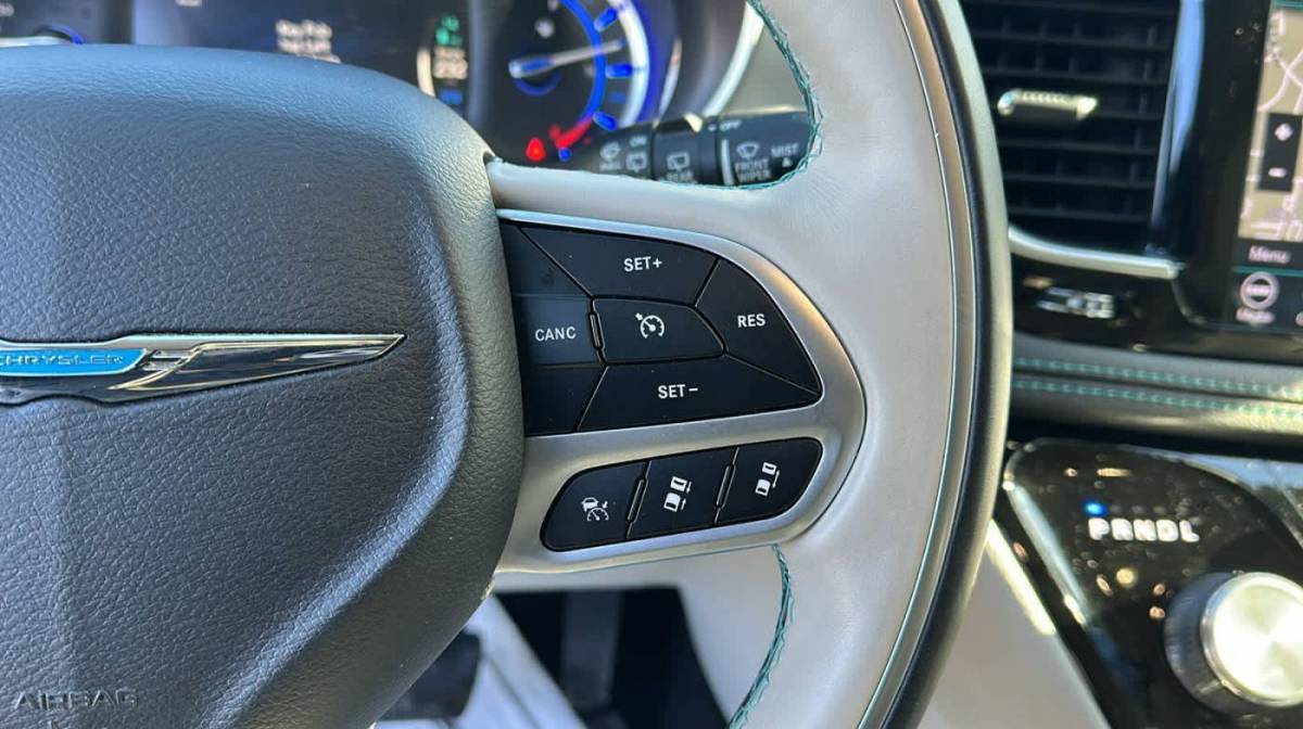 2018 Chrysler Pacifica Hybrid 2C4RC1N74JR159136