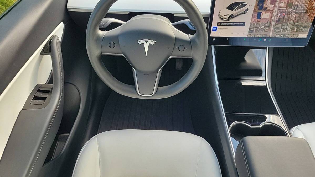 2020 Tesla Model Y 5YJYGDEEXLF027867