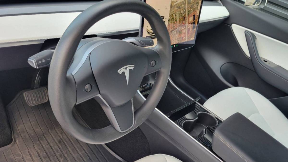 2020 Tesla Model Y 5YJYGDEEXLF027867