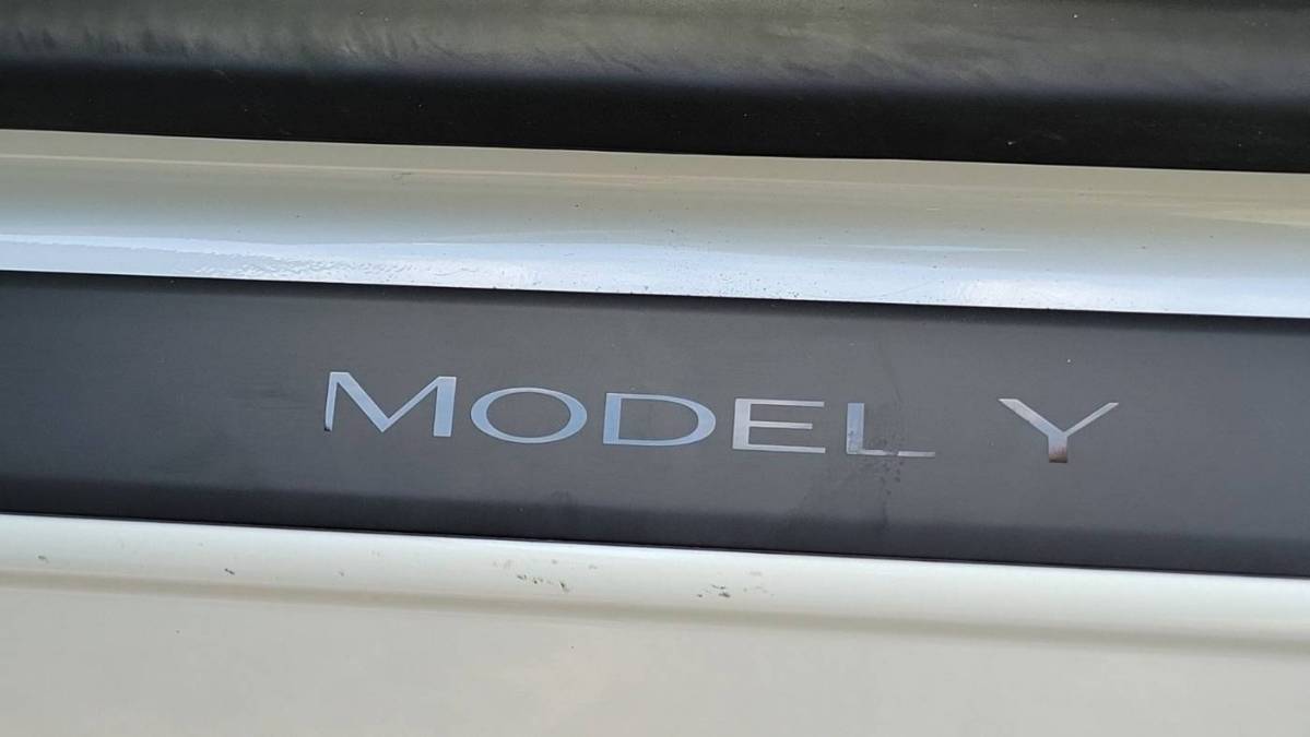 2020 Tesla Model Y 5YJYGDEEXLF027867