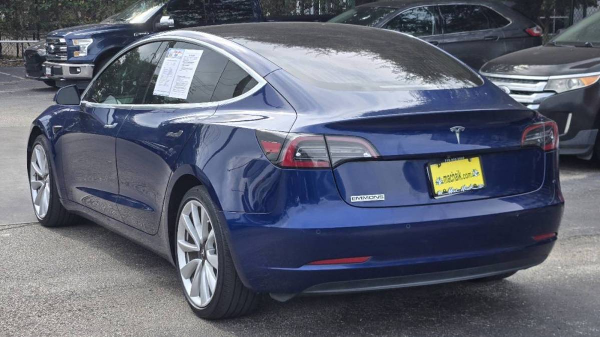 2018 Tesla Model 3 5YJ3E1EA5JF011181