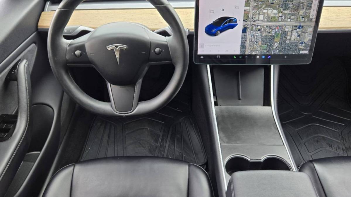 2018 Tesla Model 3 5YJ3E1EA5JF011181