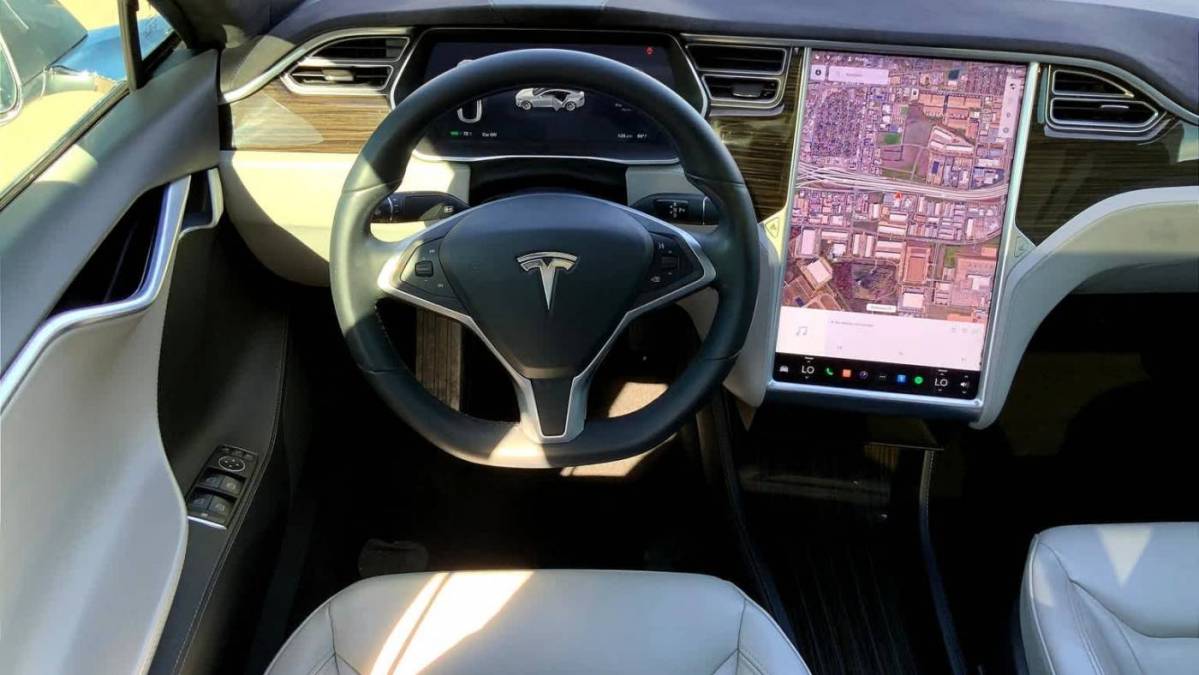 2016 Tesla Model S 5YJSA1E21GF122562