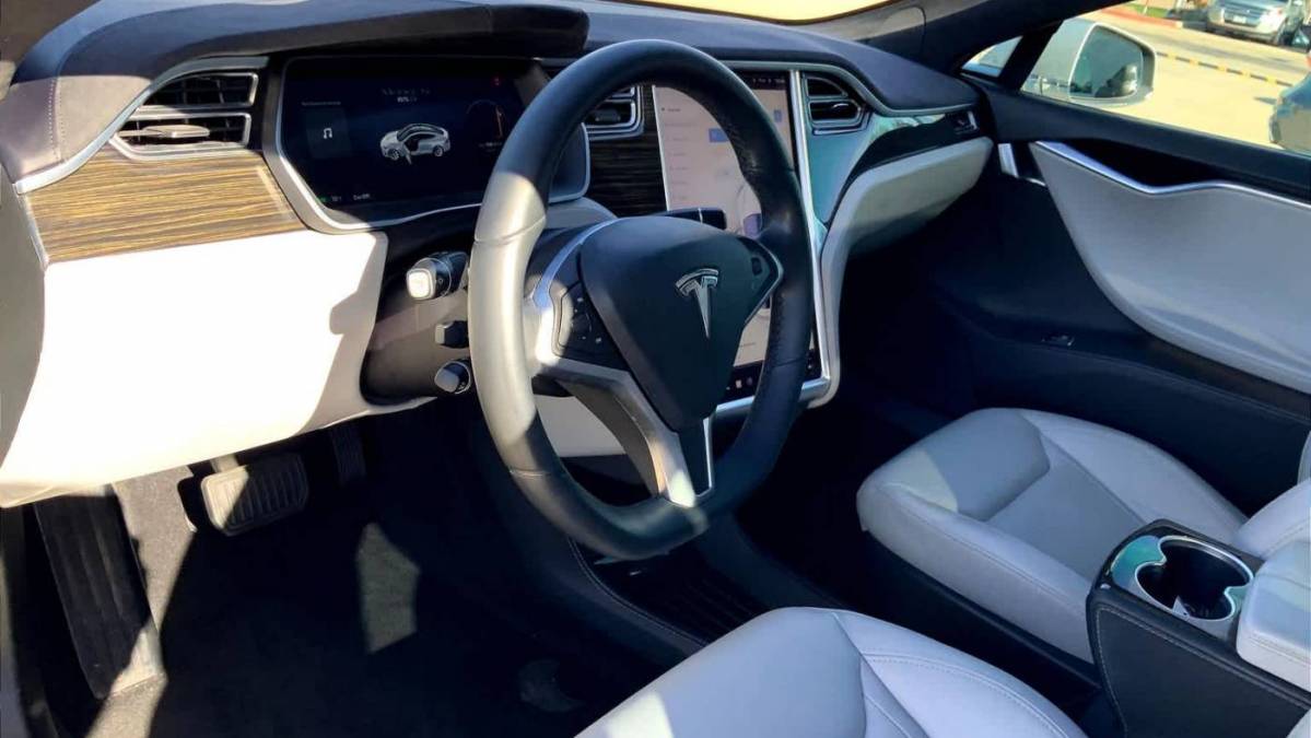 2016 Tesla Model S 5YJSA1E21GF122562