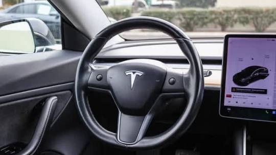 2018 Tesla Model 3 5YJ3E1EB3JF070660