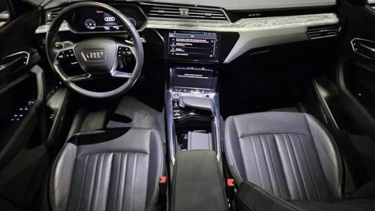 2021 Audi e-tron WA1LAAGE5MB015471