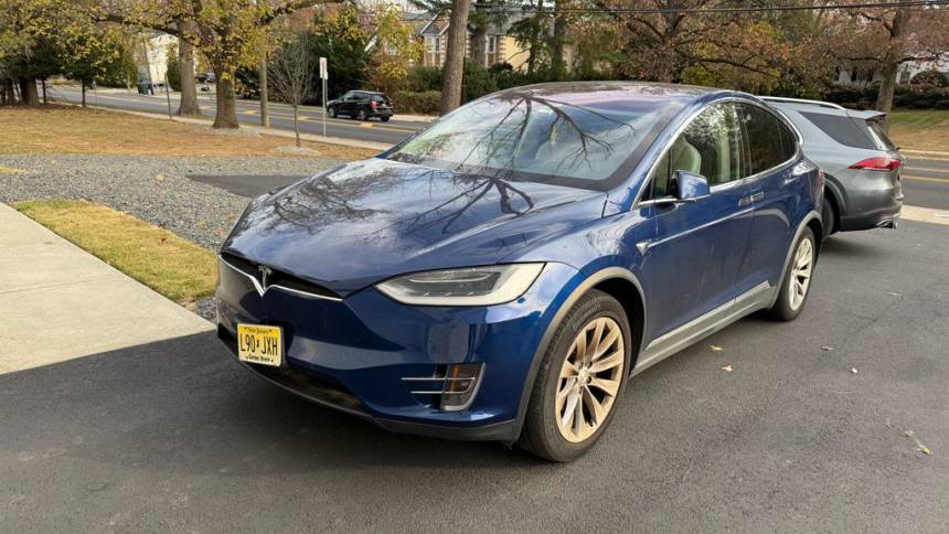 2018 Tesla Model X 5YJXCBE24JF091174