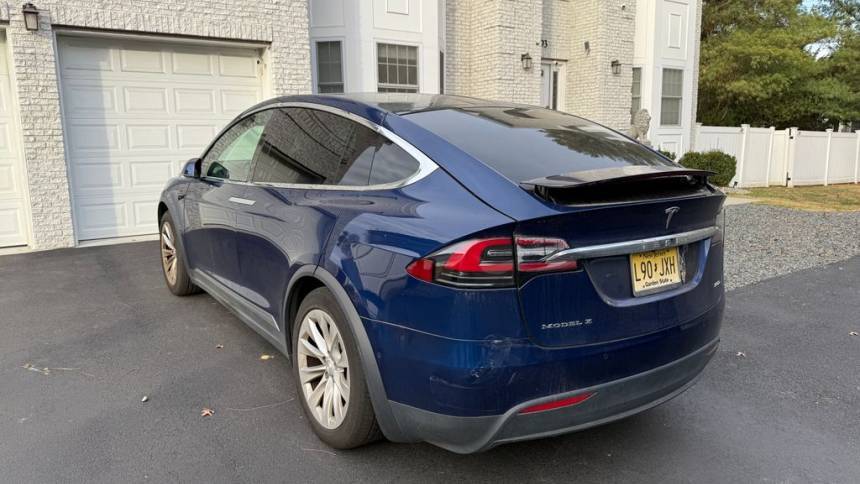 2018 Tesla Model X 5YJXCBE24JF091174