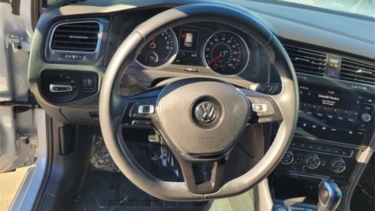 2017 Volkswagen e-Golf WVWKR7AU1HW954001