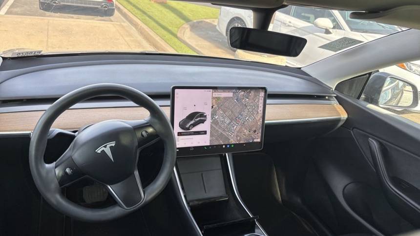 2021 Tesla Model Y 5YJYGDEE1MF074805