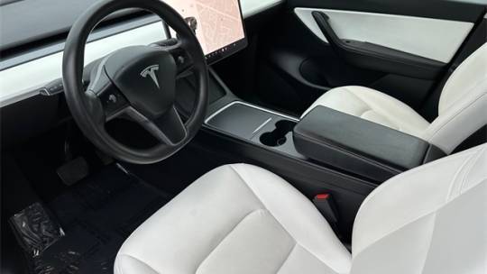 2021 Tesla Model Y 5YJYGAEE4MF245755