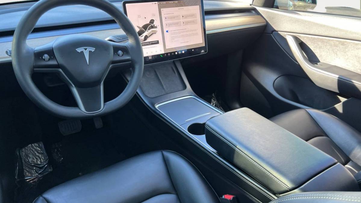 2021 Tesla Model Y 5YJYGDEE8MF174822