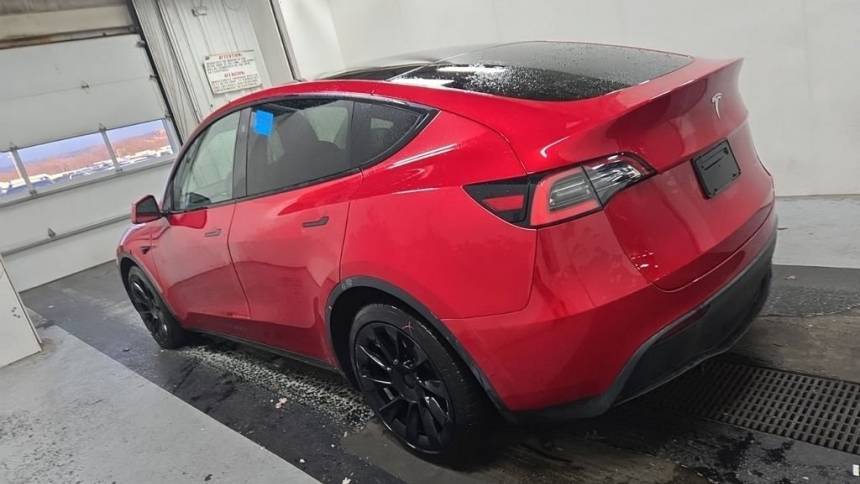 2021 Tesla Model Y 5YJYGDEEXMF084622