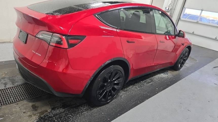 2021 Tesla Model Y 5YJYGDEEXMF084622