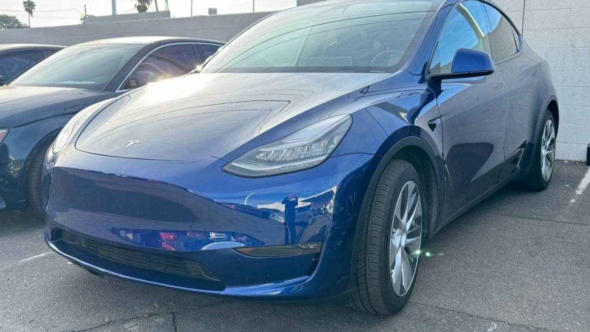 2020 Tesla Model Y 5YJYGDEE2LF055596