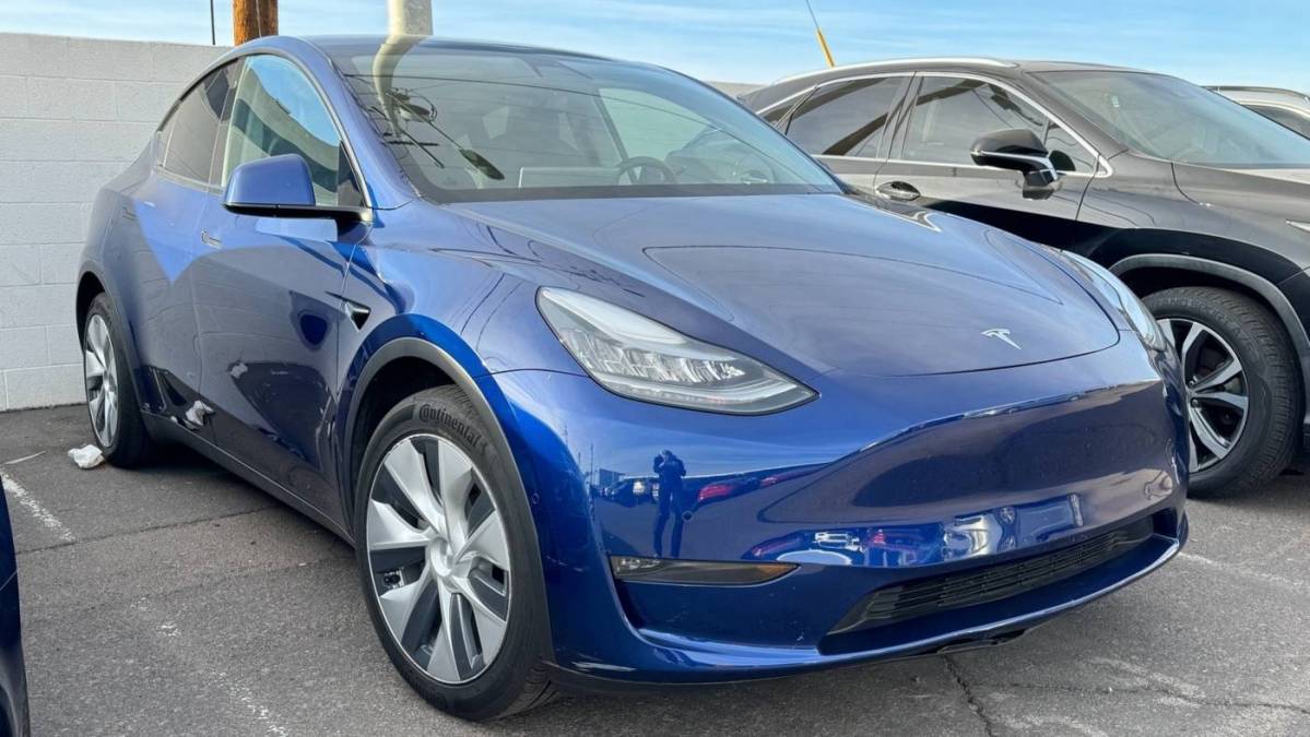 2020 Tesla Model Y 5YJYGDEE2LF055596