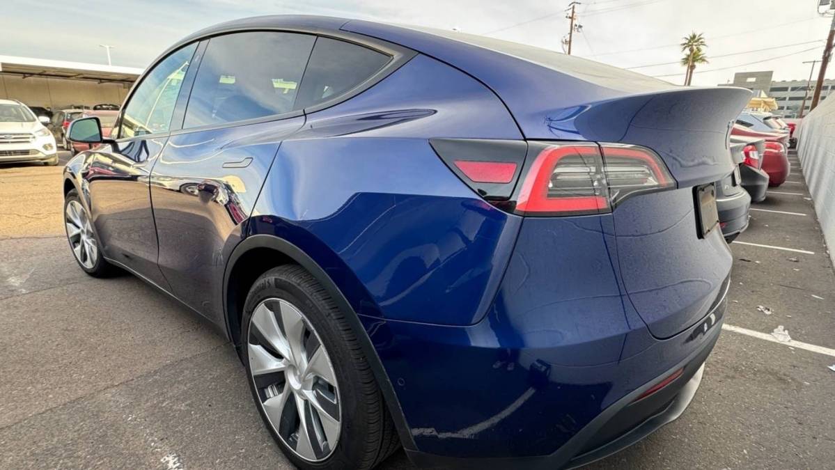 2020 Tesla Model Y 5YJYGDEE2LF055596