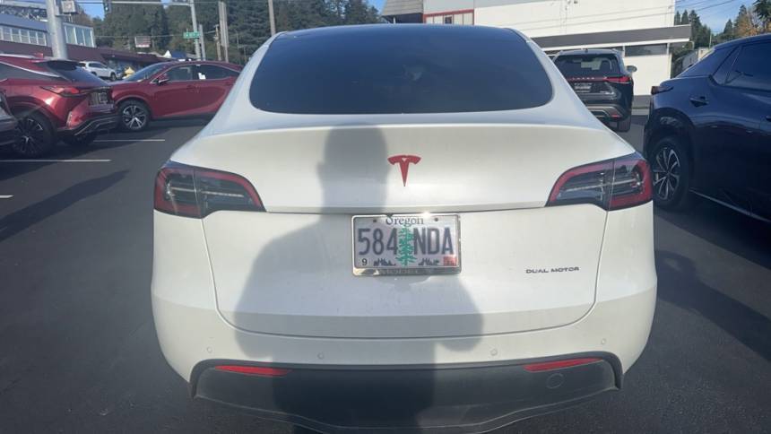 2021 Tesla Model Y 5YJYGDEE0MF241431