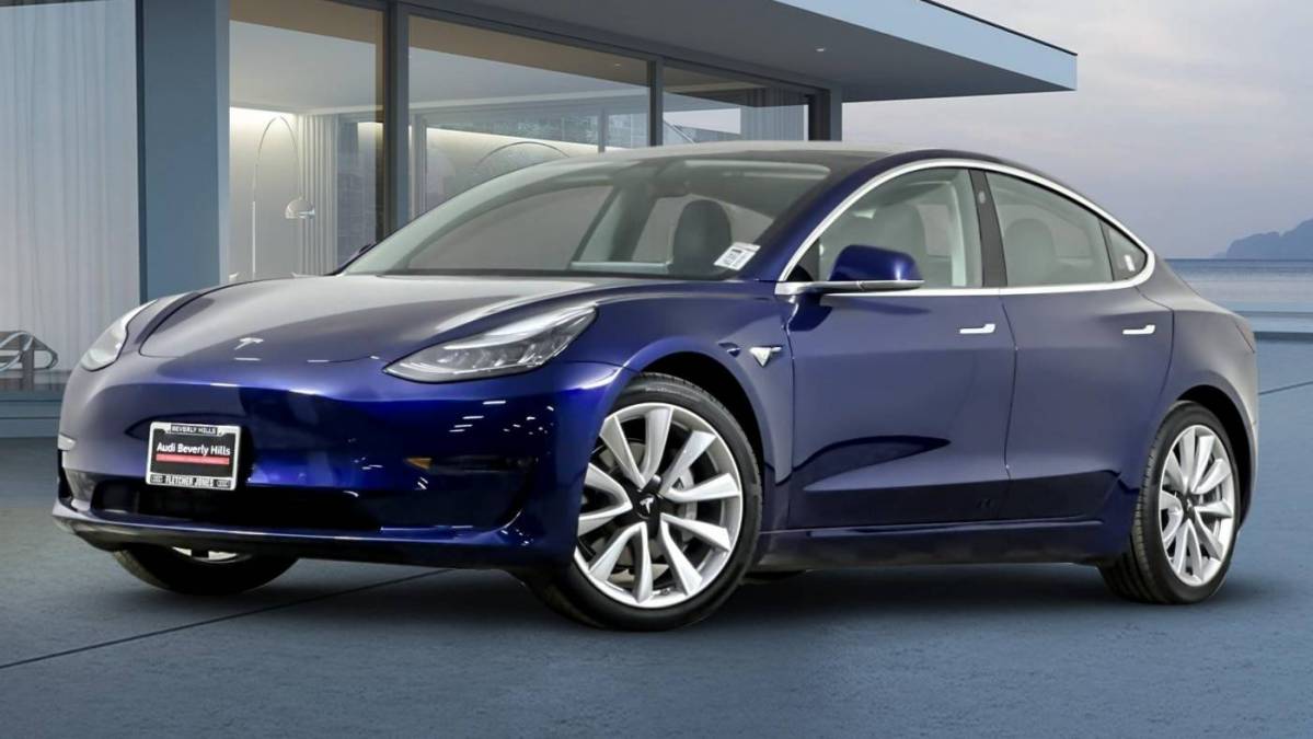 2018 Tesla Model 3 5YJ3E1EA4JF109425