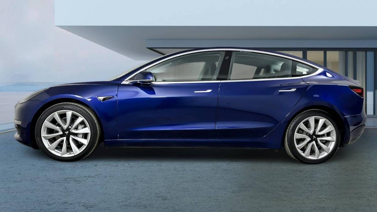 2018 Tesla Model 3 5YJ3E1EA4JF109425