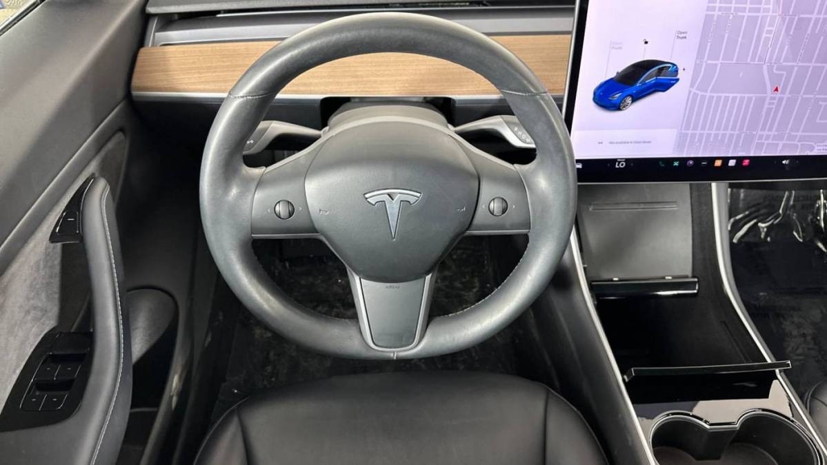 2018 Tesla Model 3 5YJ3E1EA4JF109425