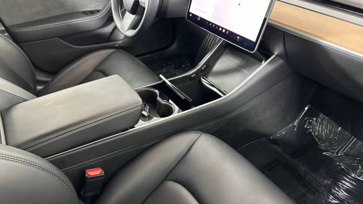 2018 Tesla Model 3 5YJ3E1EA4JF109425