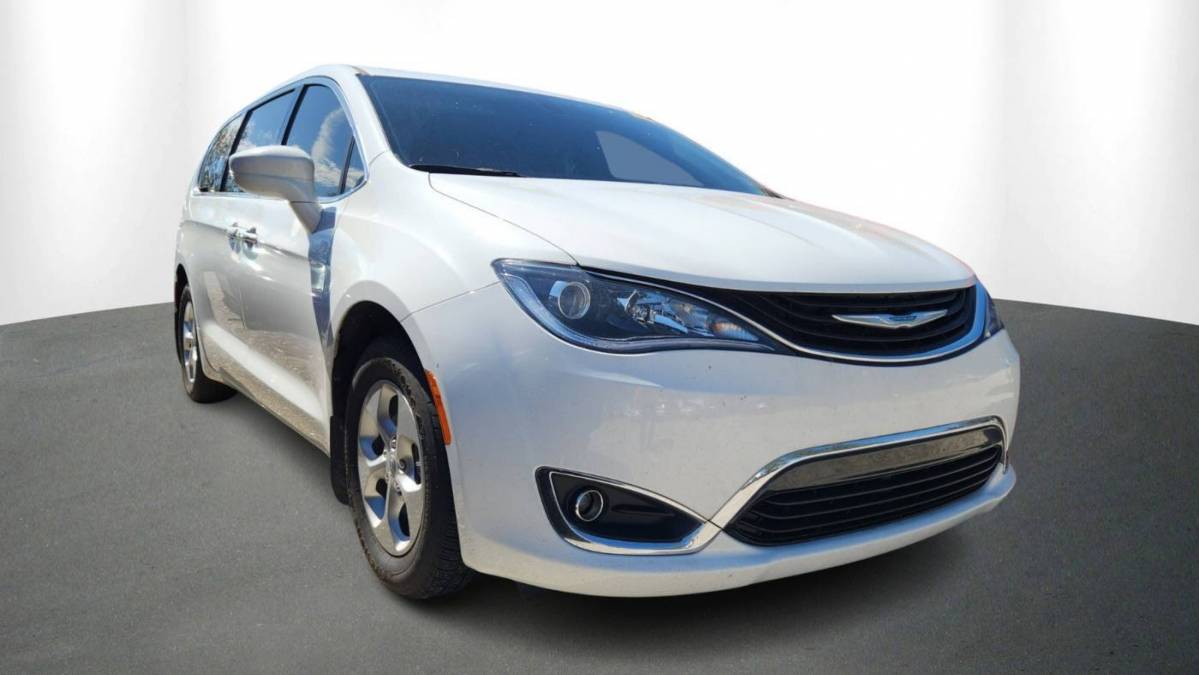 2018 Chrysler Pacifica Hybrid 2C4RC1H75JR331377