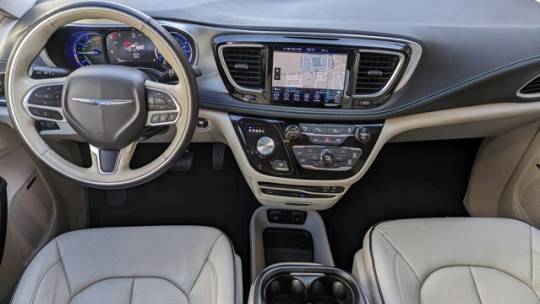 2018 Chrysler Pacifica Hybrid 2C4RC1N7XJR118090