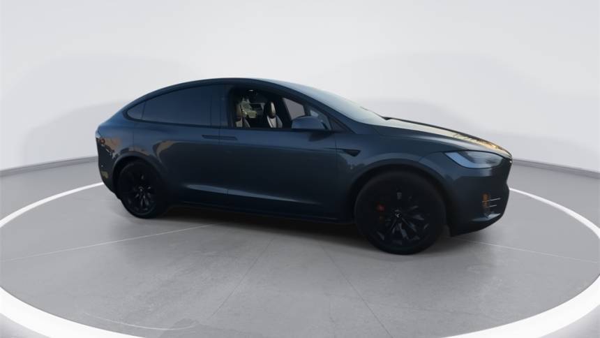 2019 Tesla Model X 5YJXCDE42KF193572