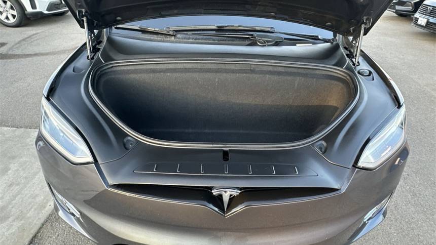 2019 Tesla Model X 5YJXCDE42KF193572