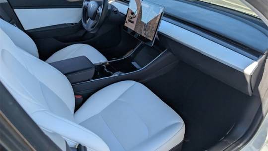 2018 Tesla Model 3 5YJ3E1EB8JF099958