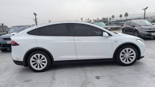 2016 Tesla Model X 5YJXCBE28GF016471