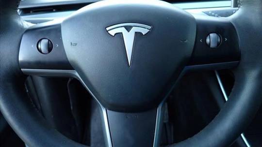 2021 Tesla Model Y 5YJYGDEE5MF114352