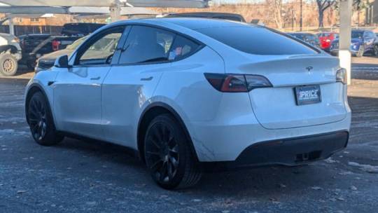 2021 Tesla Model Y 5YJYGDEE0MF084256