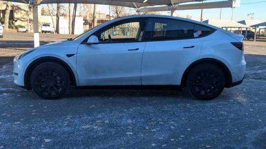 2021 Tesla Model Y 5YJYGDEE0MF084256