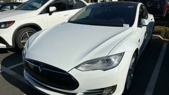 2016 Tesla Model S 5YJSA1E10GF121880