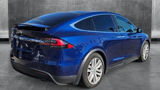 2017 Tesla Model X 5YJXCBE25HF038171