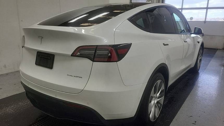 2021 Tesla Model Y 5YJYGDEE5MF203645