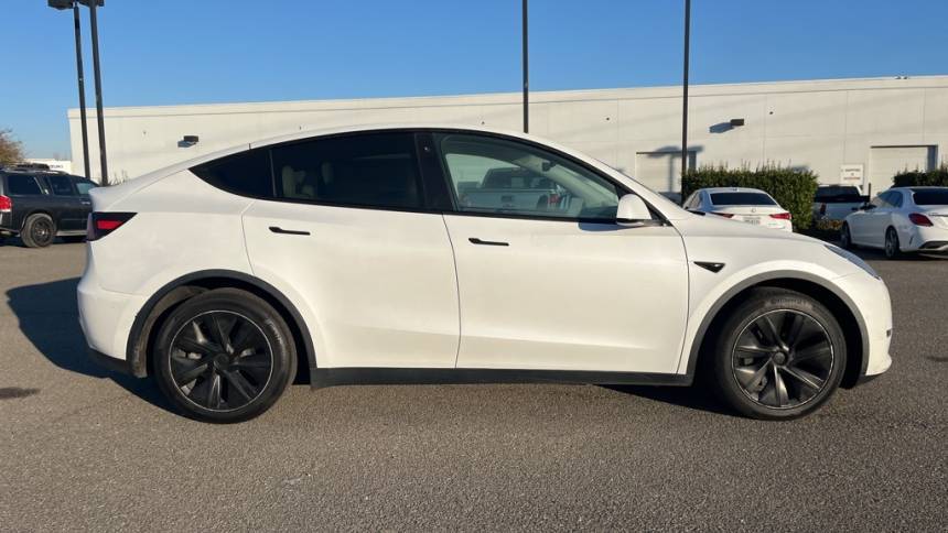 2020 Tesla Model Y 5YJYGDEE1LF056903