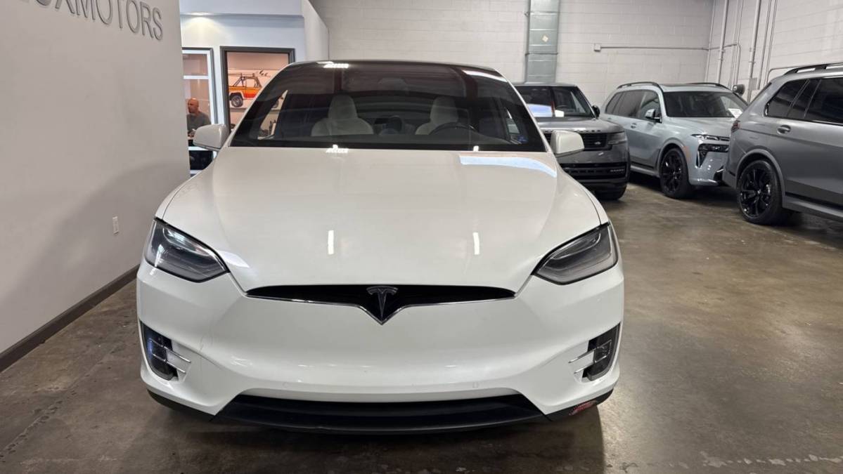 2017 Tesla Model X 5YJXCDE27HF052231