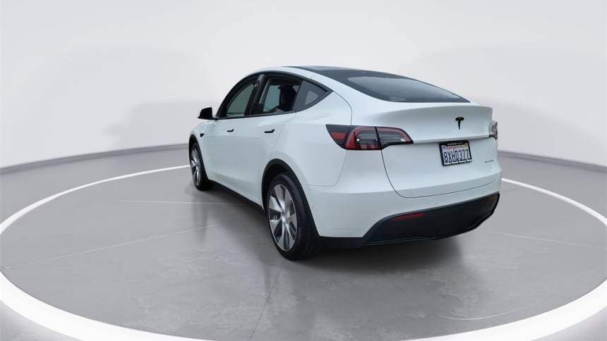 2021 Tesla Model Y 5YJYGAEE2MF218439