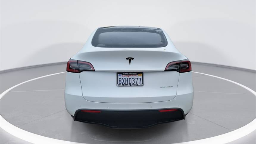 2021 Tesla Model Y 5YJYGAEE2MF218439