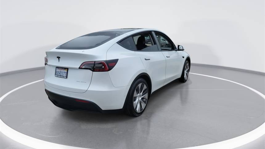 2021 Tesla Model Y 5YJYGAEE2MF218439