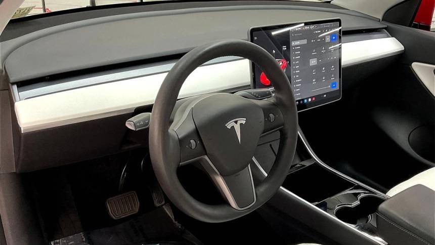 2021 Tesla Model Y 5YJYGDEE5MF104873