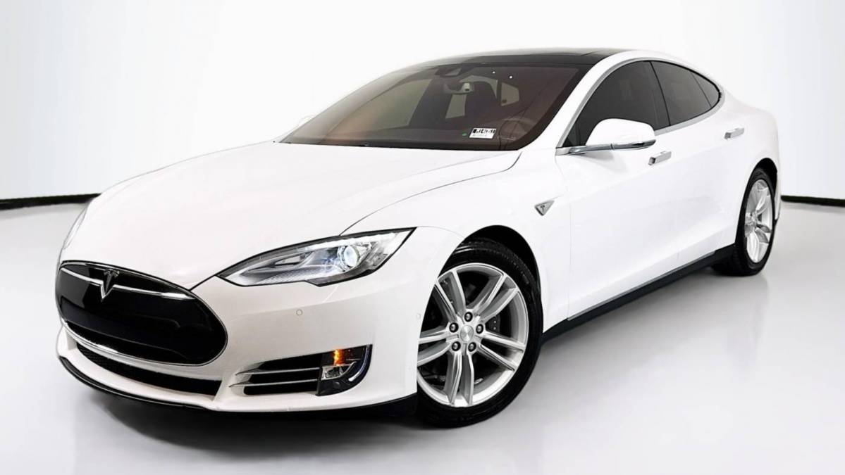 2015 Tesla Model S 5YJSA1E27FF105828