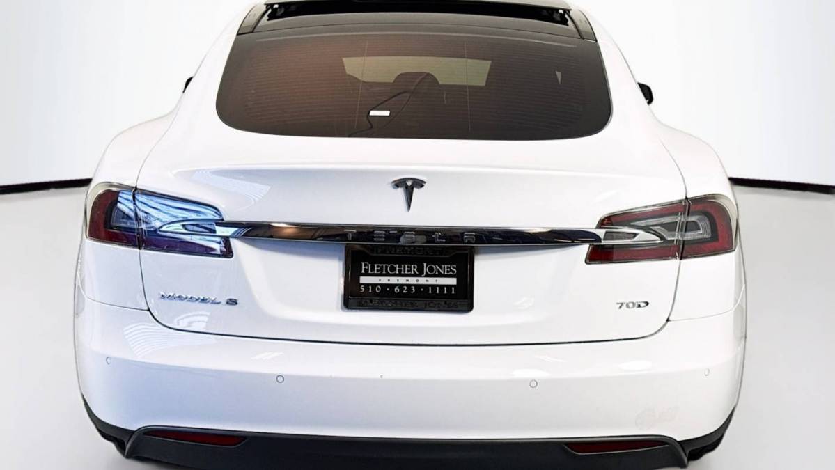 2015 Tesla Model S 5YJSA1E27FF105828